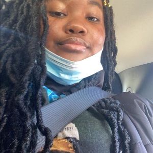 Meet your Posher, Tia